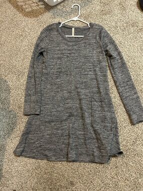 gilli caiti chiffon dress NWT! Gilli Caiti Chiffon Long Sleeve Dress - Dark Green Size Medium